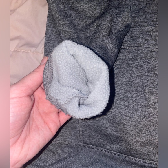 Women’s M Reebok sweater - Picture 3 of 3